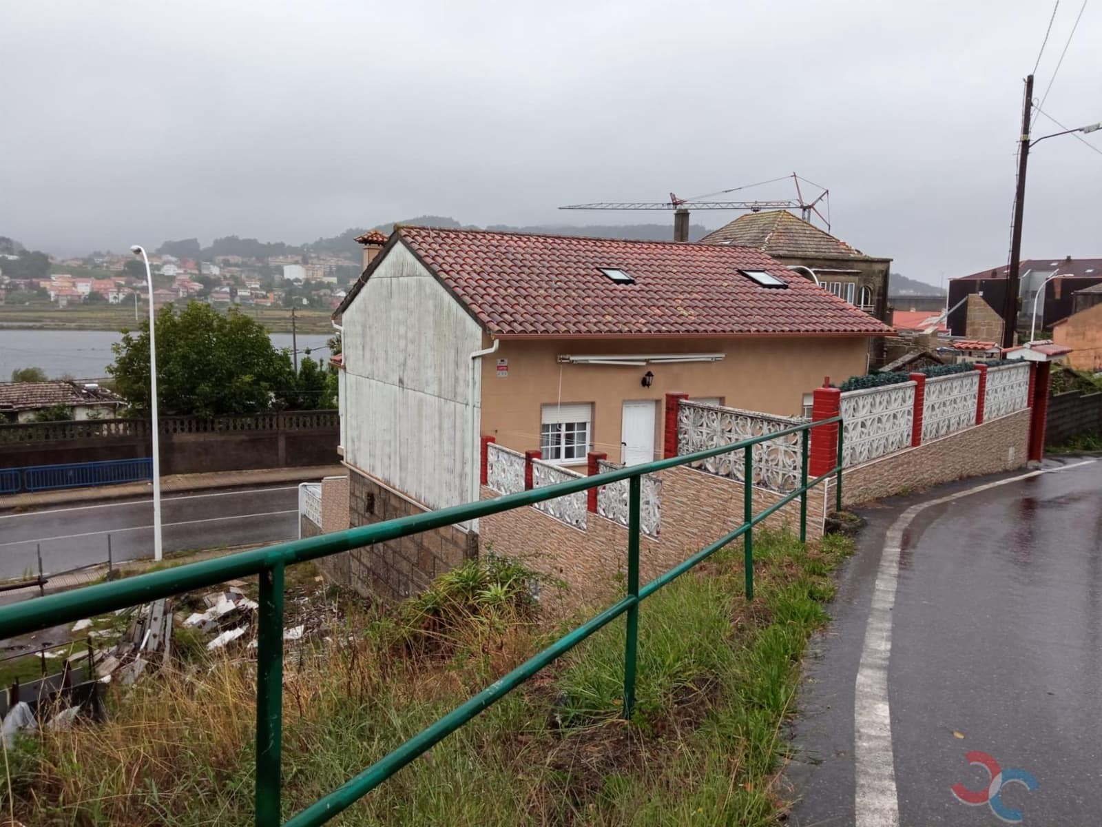 7 bedroom Villa for sale in Pontevedra city - € 375,000 (Ref: 8543558)