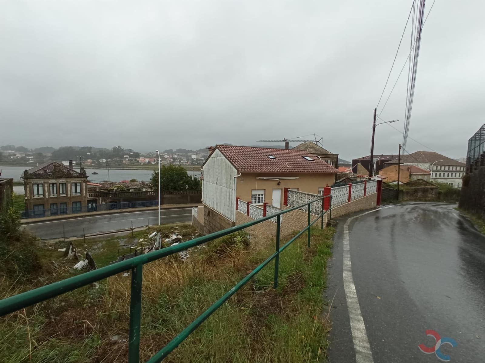 7 bedroom Villa for sale in Pontevedra city - € 375,000 (Ref: 8543558)