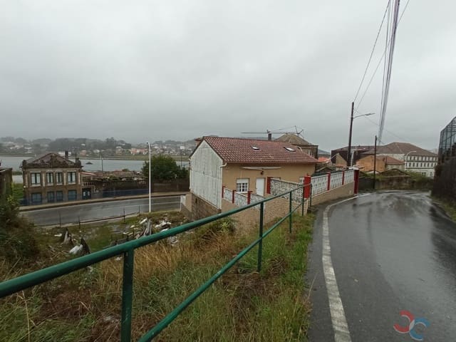 7 bedroom Villa for sale in Pontevedra city - € 375,000 (Ref: 8543558)