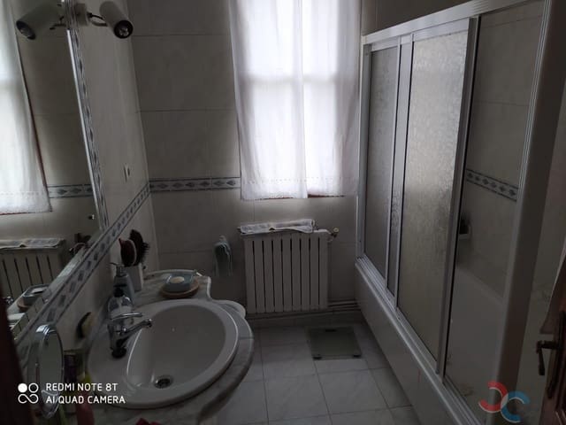 4 bedroom Villa for sale in Pontevedra city - € 365,000 (Ref: 8579152)