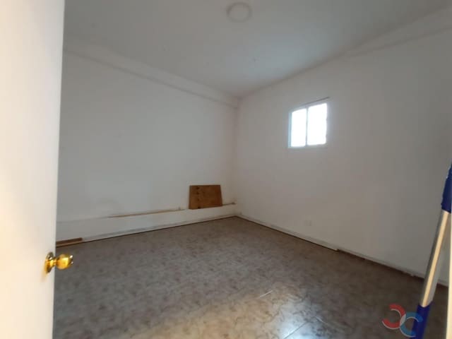 6 Zimmer Gewerbe zu vermieten in Marín - 700 € (Ref: 8737005)