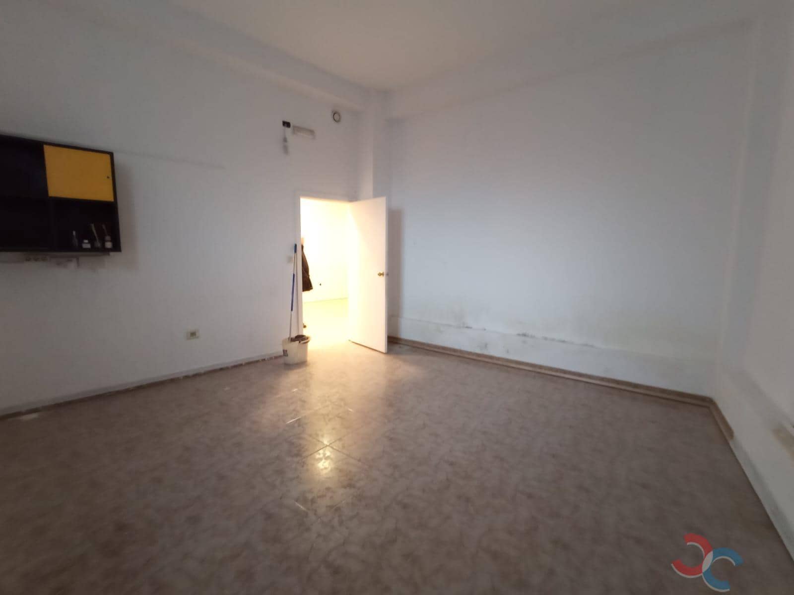 6 sypialnia Komercyjne do wynajęcia w Marin - 700 € (Ref: 8737005)