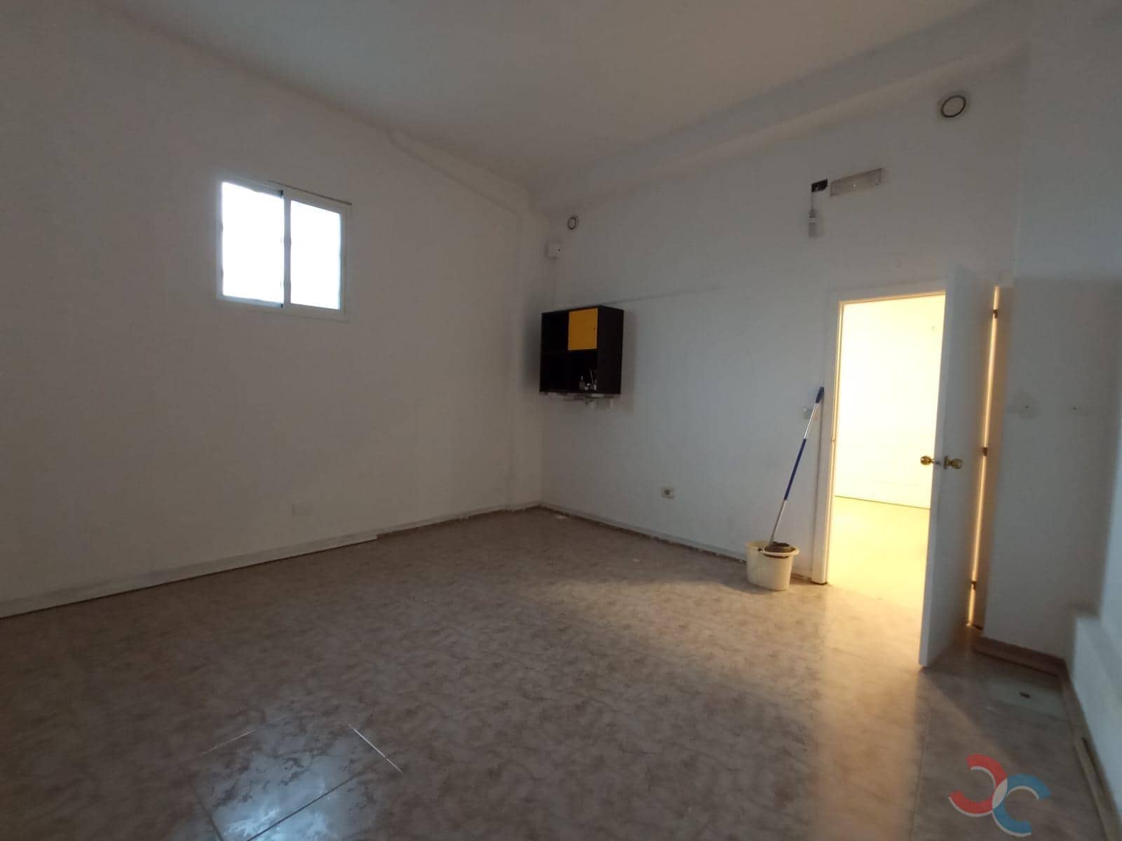 6 sypialnia Komercyjne do wynajęcia w Marin - 700 € (Ref: 8737005)