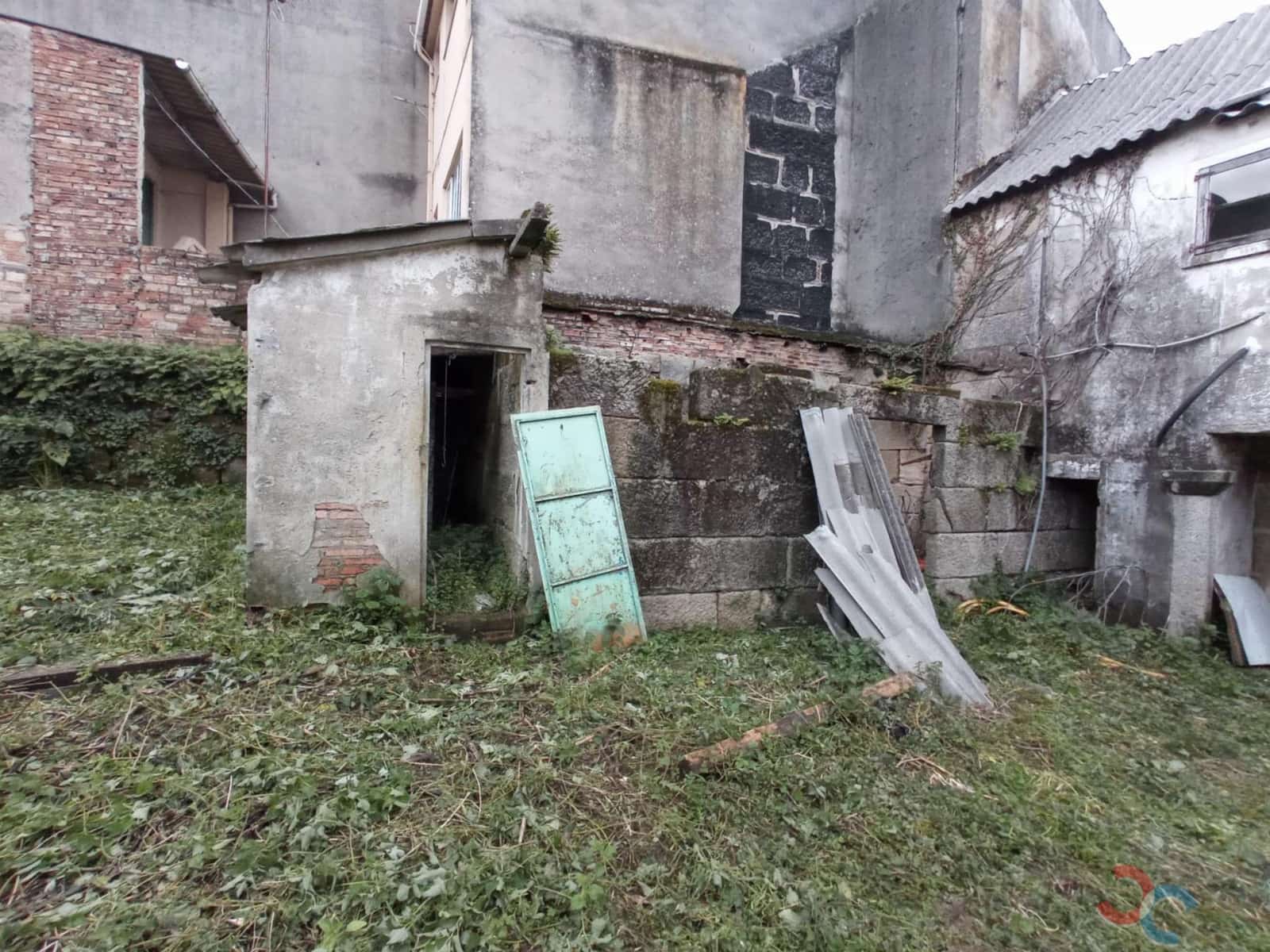 Ruin til salg i Pontevedra by - € 130.000 (Ref: 8824051)