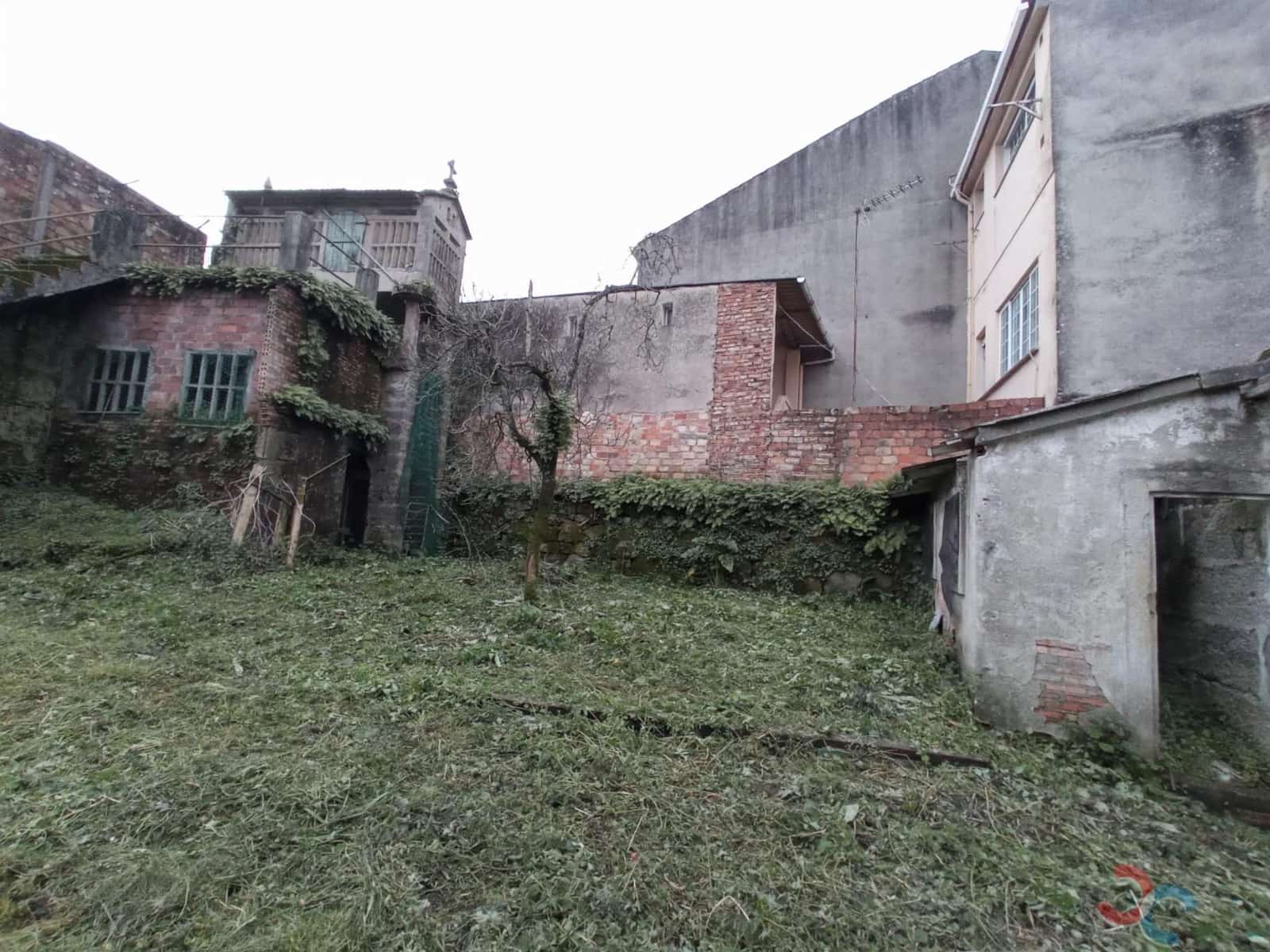 Ruin til salg i Pontevedra by - € 130.000 (Ref: 8824051)