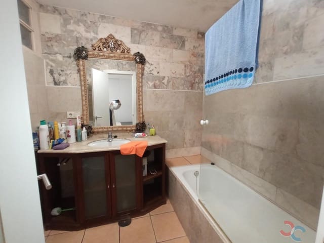 4 slaapkamer Flat te koop in Poio - € 105.000 (Ref: 8859428)