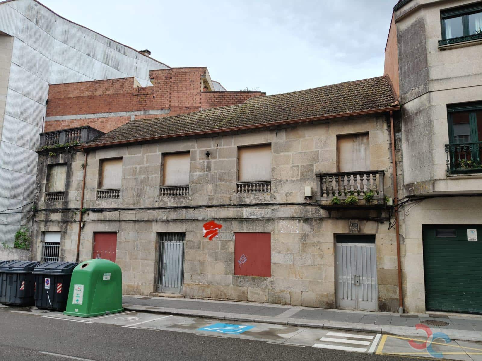 Townhouse for sale in Marin - € 150,000 (Ref: 8971650)