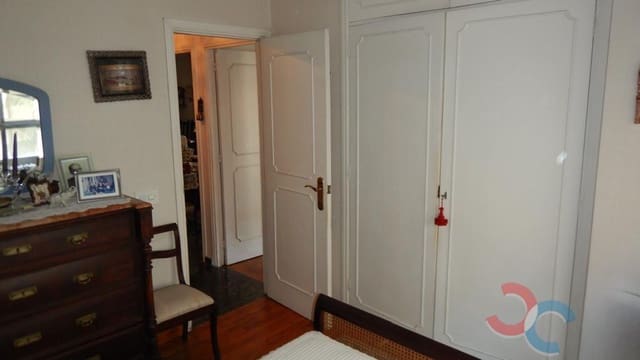 4 soveværelse Lejlighed til salg i Pontevedra by - € 360.000 (Ref: 9017200)