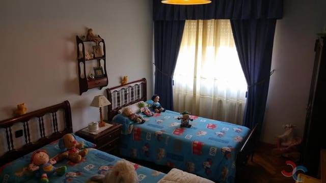 4 bedroom Finca/Country House for sale in Pontevedra city with garage - € 475,000 (Ref: 9098976)