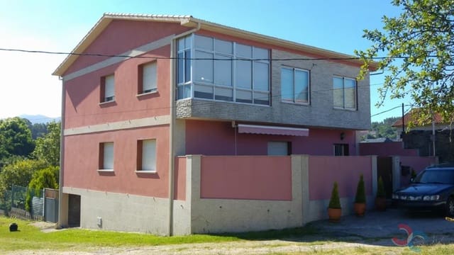 4 soveværelse Finca/Landehus til salg i Pontevedra by med garage - € 475.000 (Ref: 9098976)