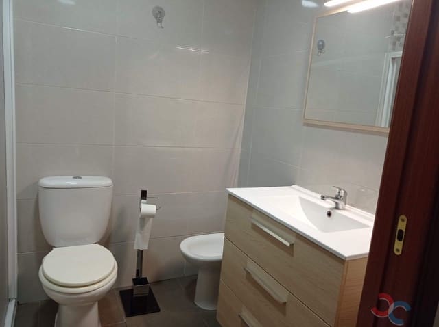 3 makuuhuone Asunto vuokrattavana paikassa Marín - 900 € (Ref: 9127848)