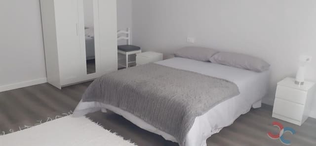 3 bedroom Flat for rent in Marín - € 600 (Ref: 9132239)