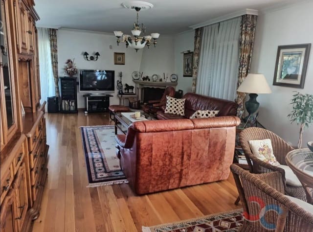 5 makuuhuone Huvila myytävänä paikassa Vilagarcía de Arousa mukana 
autotalli - 880 000 € (Ref: 9136979)