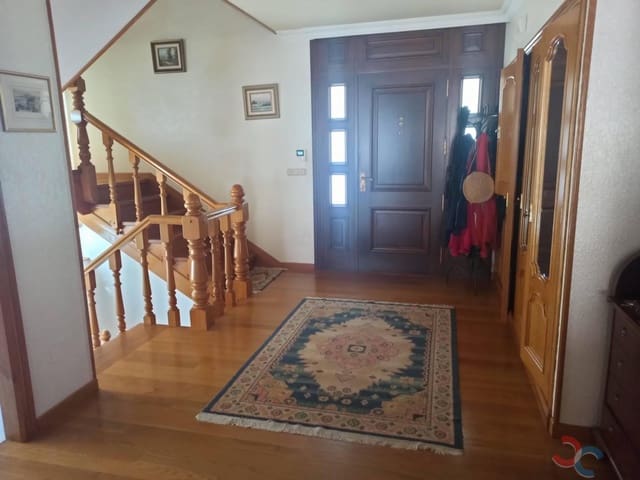 5 makuuhuone Huvila myytävänä paikassa Vilagarcía de Arousa mukana 
autotalli - 880 000 € (Ref: 9136979)