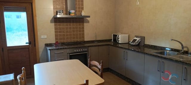 3 bedroom Finca/Country House for sale in Pontevedra city with garage - € 300,000 (Ref: 9153346)