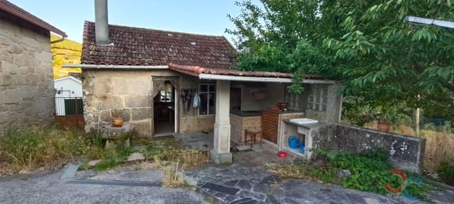 3 bedroom Finca/Country House for sale in Pontevedra city with garage - € 300,000 (Ref: 9153346)