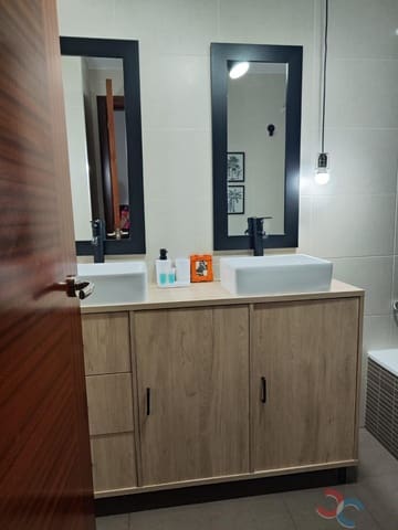 3 bedroom Flat for rent in Marín with garage - € 850 (Ref: 9269313)