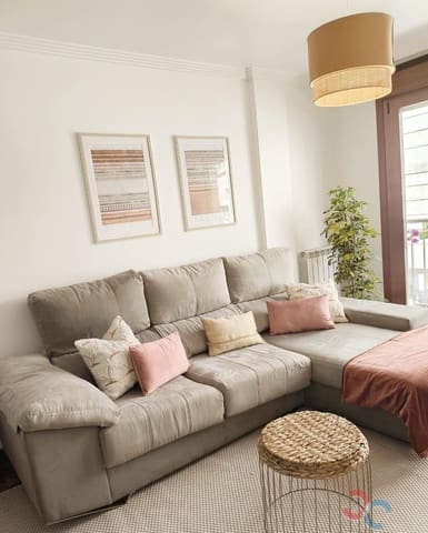 3 bedroom Flat for rent in Marín with garage - € 850 (Ref: 9269313)