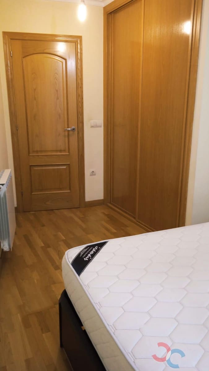 2 bedroom Flat for sale in Pontevedra city with garage - € 184,000 (Ref: 9300897)