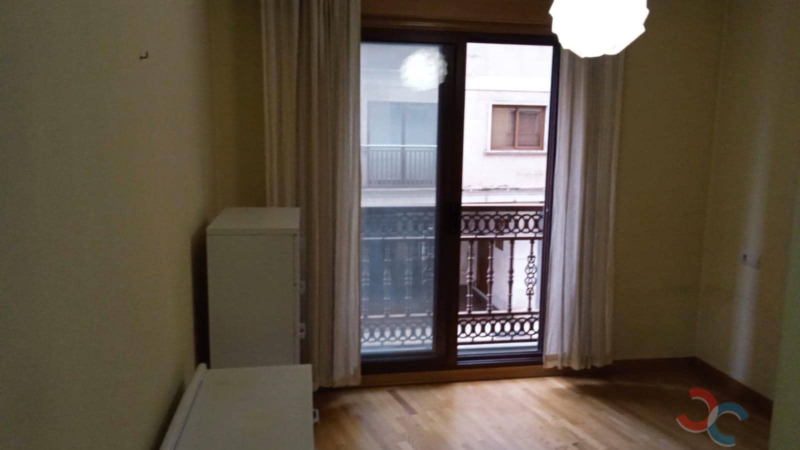 2 bedroom Flat for sale in Pontevedra city with garage - € 184,000 (Ref: 9300897)