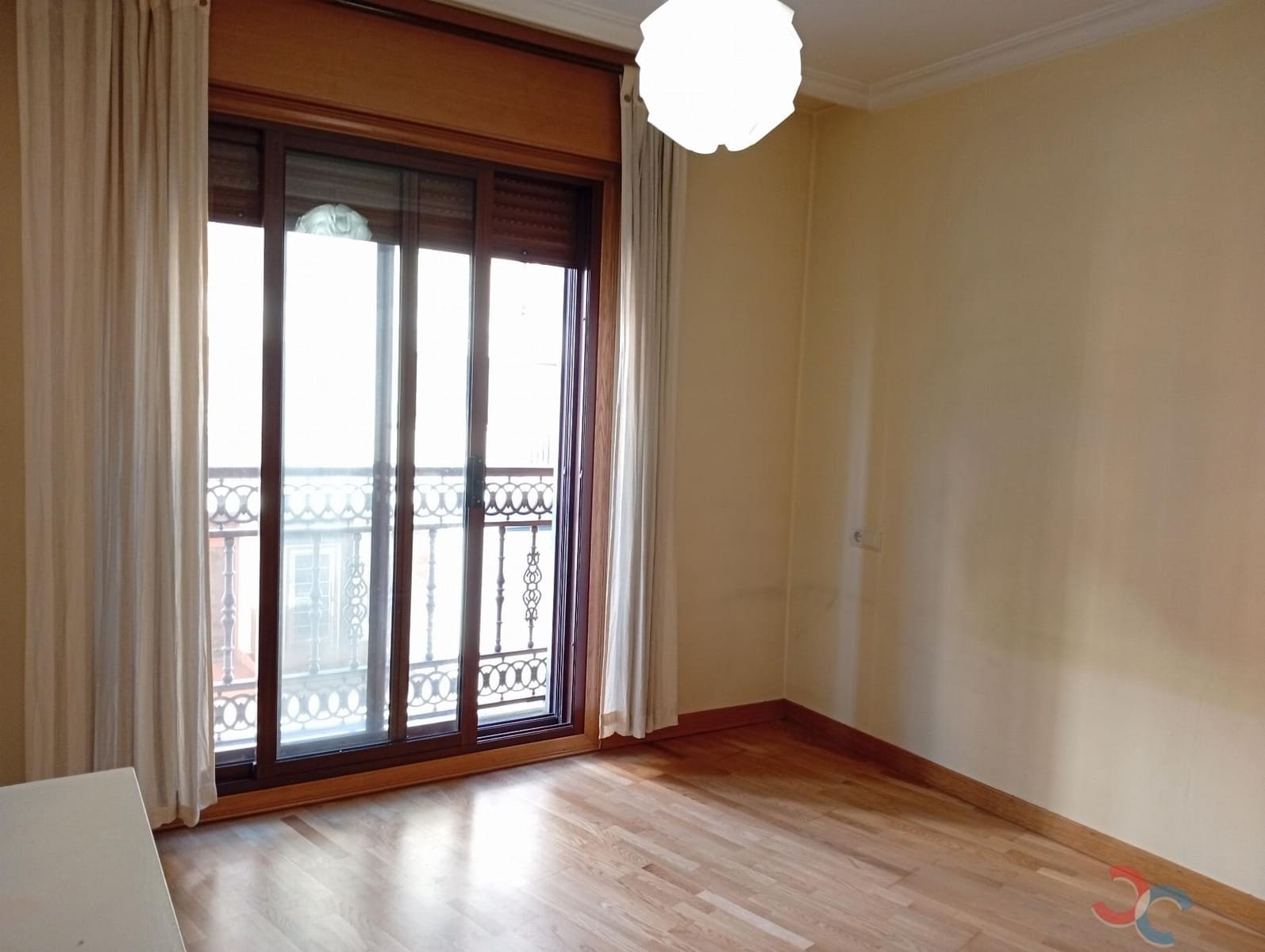 2 slaapkamer Flat te koop in Pontevedra stad met garage - € 184.000 (Ref: 9300897)