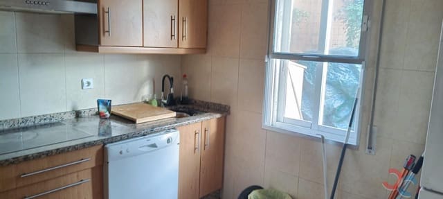3 bedroom Villa for sale in Pontevedra city with garage - € 200,000 (Ref: 9367217)