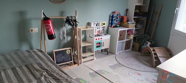 3 bedroom Villa for sale in Pontevedra city with garage - € 200,000 (Ref: 9367217)