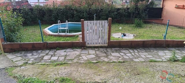 3 bedroom Villa for sale in Pontevedra city with garage - € 200,000 (Ref: 9367217)