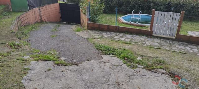 3 bedroom Villa for sale in Pontevedra city with garage - € 200,000 (Ref: 9367217)