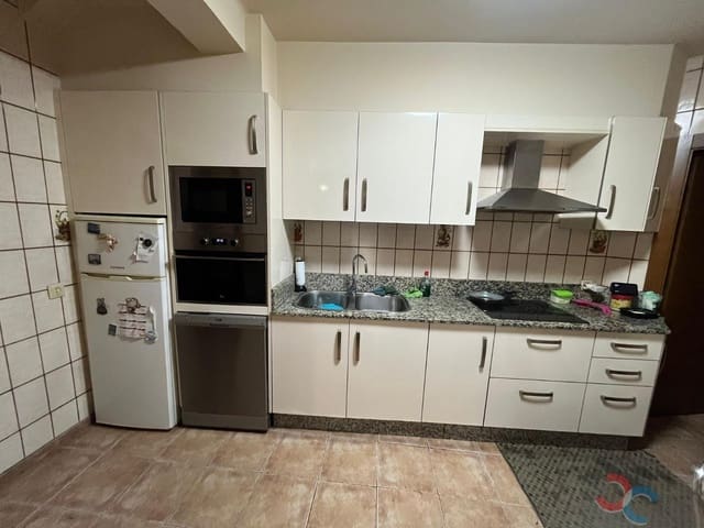 4 bedroom Townhouse for sale in Marín - € 165,000 (Ref: 9389854)