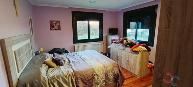 4 bedroom Finca/Country House for sale in Pontevedra city - € 275,000 (Ref: 9400224)