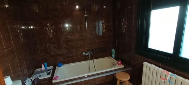 4 bedroom Finca/Country House for sale in Pontevedra city - € 275,000 (Ref: 9400224)