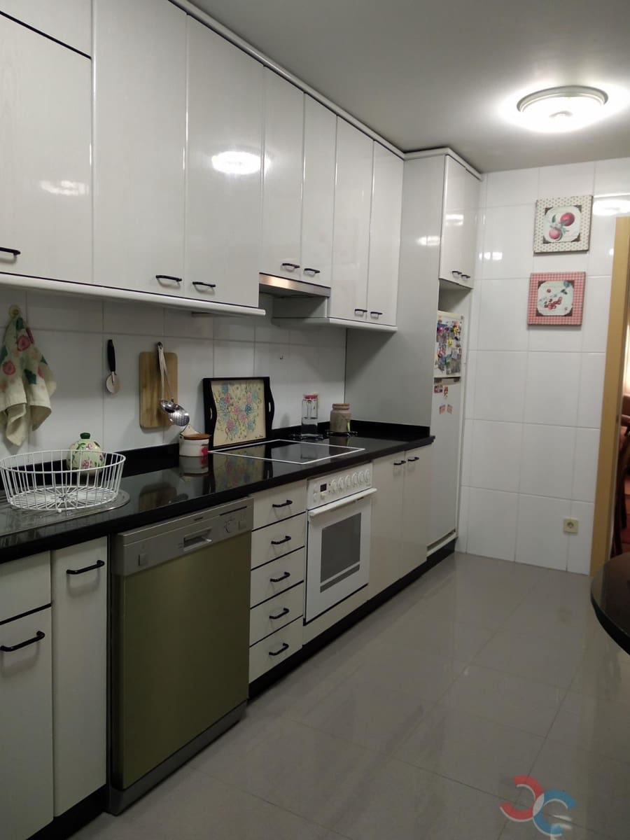 Piso de 3 habitaciones en Marín en venta con garaje - 230.000 € (Ref: 9500686)