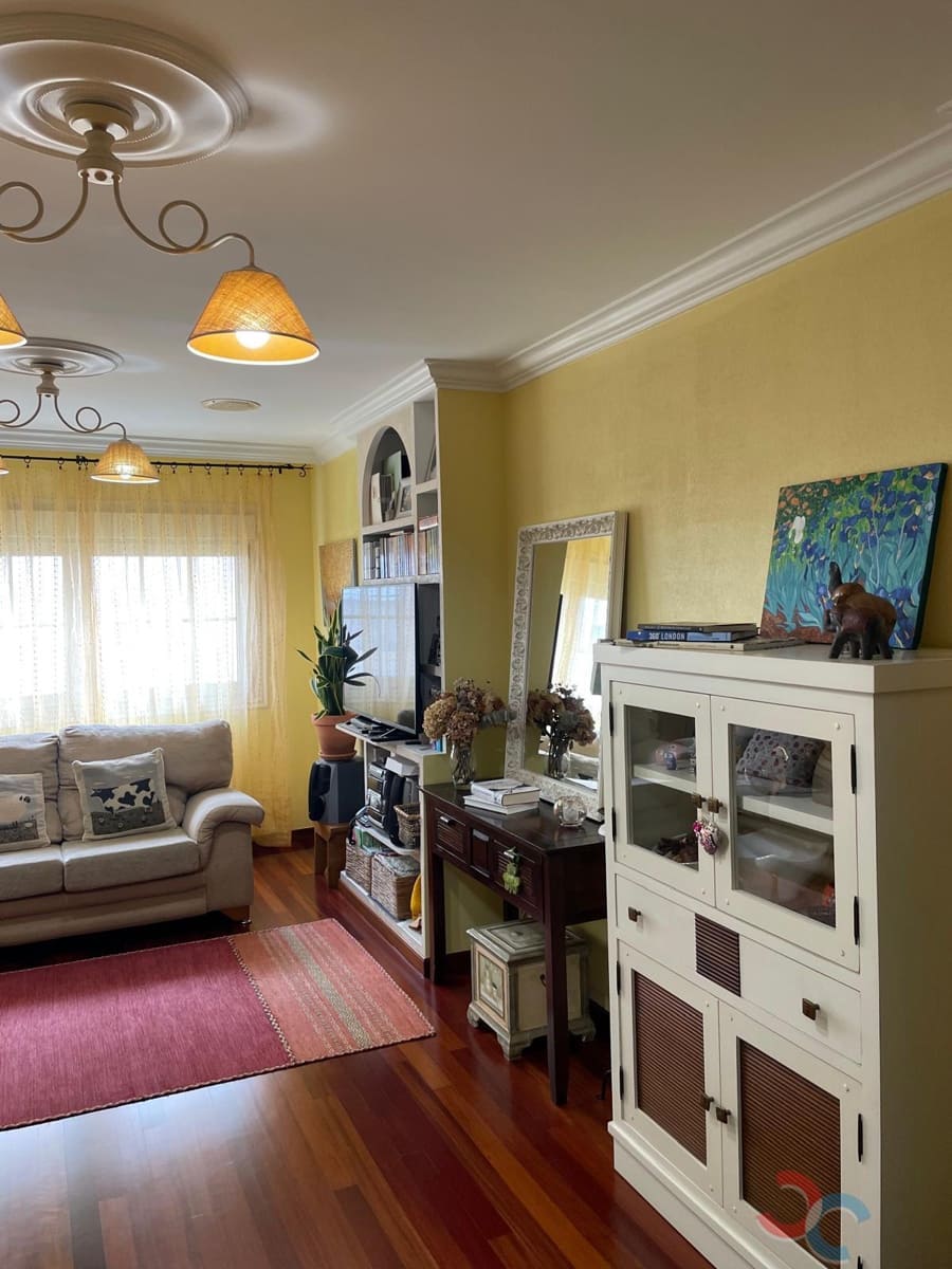 Piso de 3 habitaciones en Marín en venta con garaje - 230.000 € (Ref: 9500686)