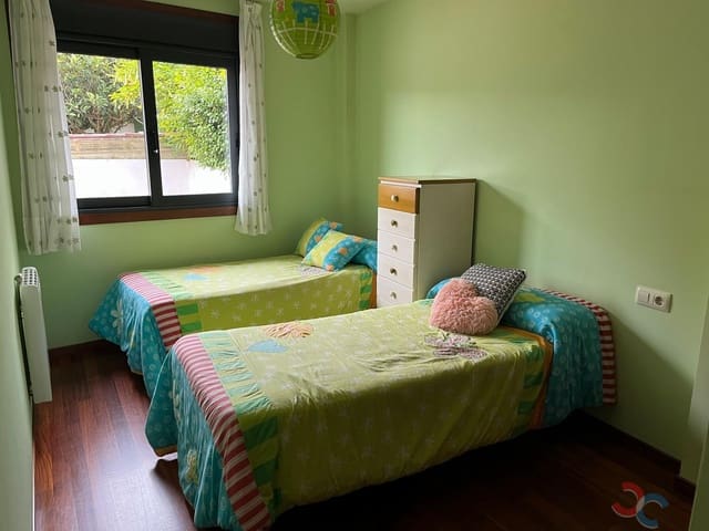 2 makuuhuone Huoneisto myytävänä paikassa Cangas mukana 
autotalli - 228 000 € (Ref: 9619602)