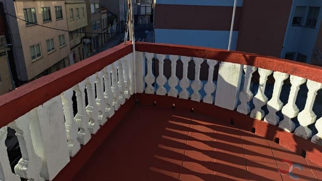 4 slaapkamer Villa te koop in Pontevedra stad - € 175.000 (Ref: 9646309)