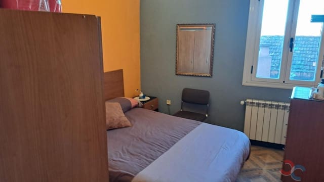 4 slaapkamer Villa te koop in Pontevedra stad - € 175.000 (Ref: 9646309)