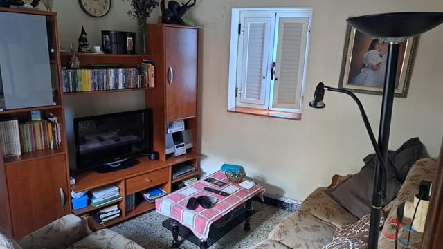 4 slaapkamer Villa te koop in Pontevedra stad - € 175.000 (Ref: 9646309)