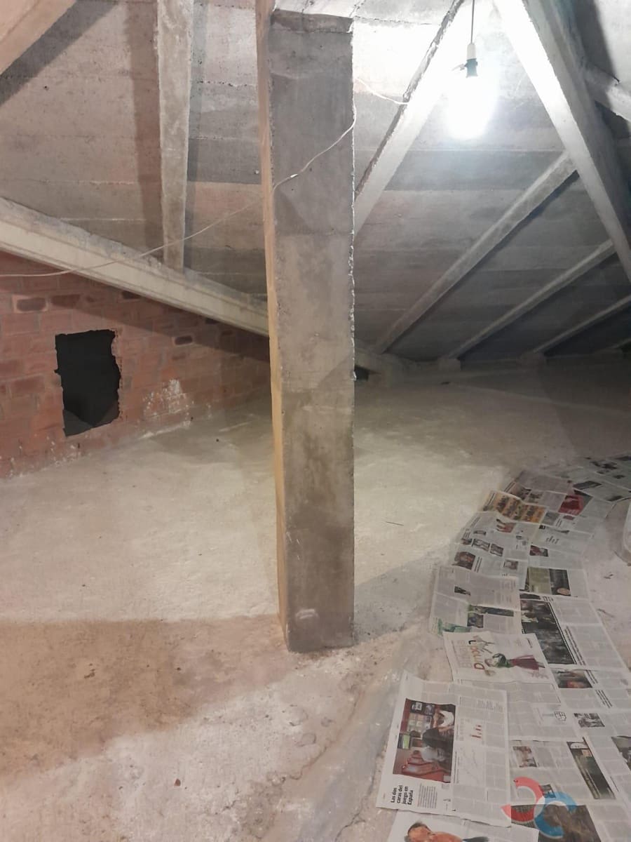 3 makuuhuone Huvila myytävänä paikassa Xeve mukana 
autotalli - 360 000 € (Ref: 9758211)