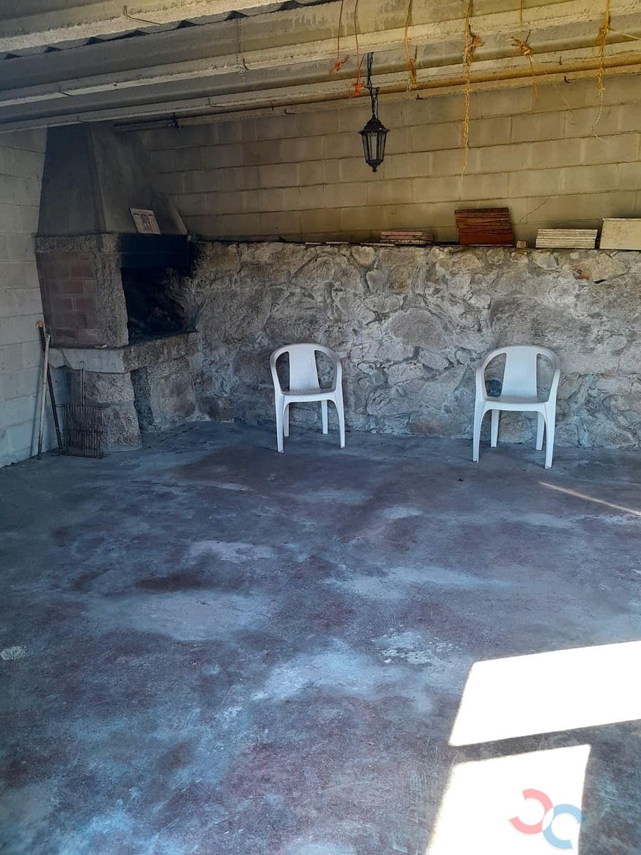 3 makuuhuone Huvila myytävänä paikassa Xeve mukana 
autotalli - 360 000 € (Ref: 9758211)