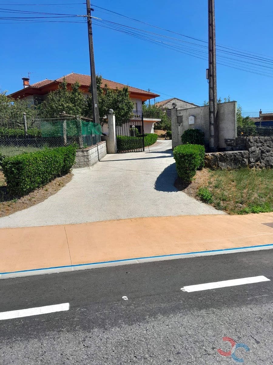 3 makuuhuone Huvila myytävänä paikassa Xeve mukana 
autotalli - 360 000 € (Ref: 9758211)