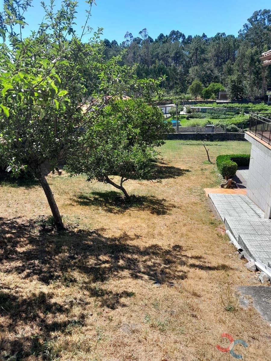 3 makuuhuone Huvila myytävänä paikassa Xeve mukana 
autotalli - 360 000 € (Ref: 9758211)