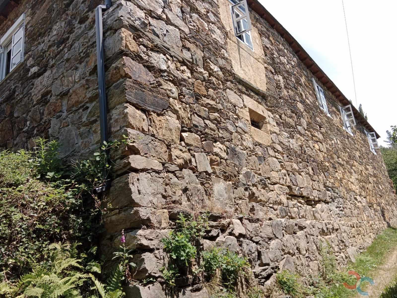 5 soveværelse Finca/Landehus til salg i Becerrea - € 180.000 (Ref: 9819644)