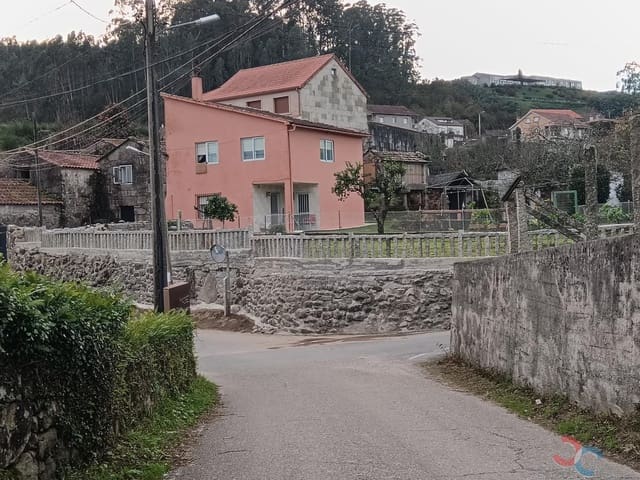 4 chambre Finca/Maison de Campagne à vendre à Pontevedra ville avec garage - 350 000 € (Ref: 9830407)