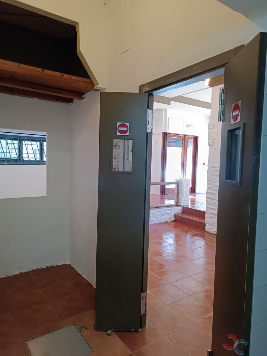 2 bedroom Flat for sale in Pontevedra city - € 140,000 (Ref: 9841897)