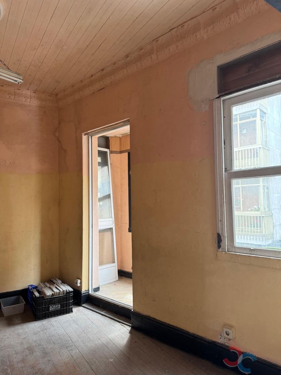 6 bedroom Flat for sale in Marin - € 120,000 (Ref: 9848389)