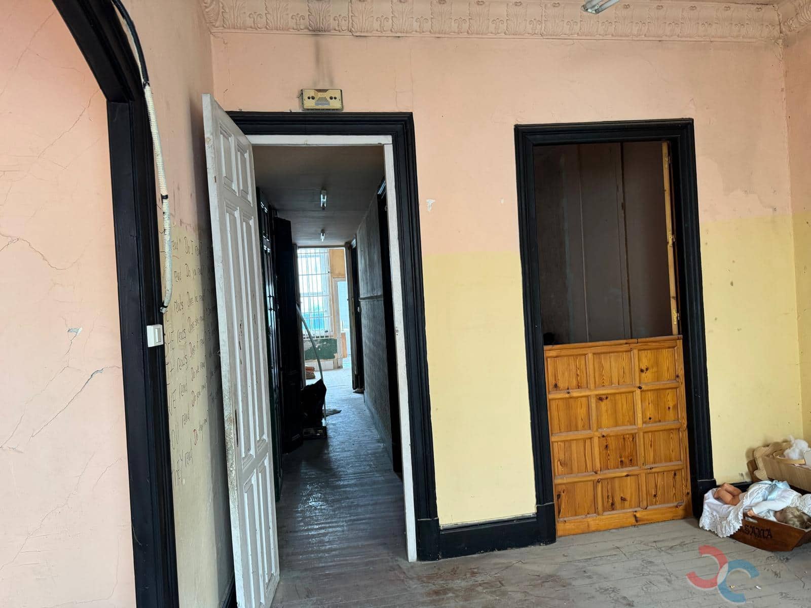 6 bedroom Flat for sale in Marin - € 120,000 (Ref: 9848389)