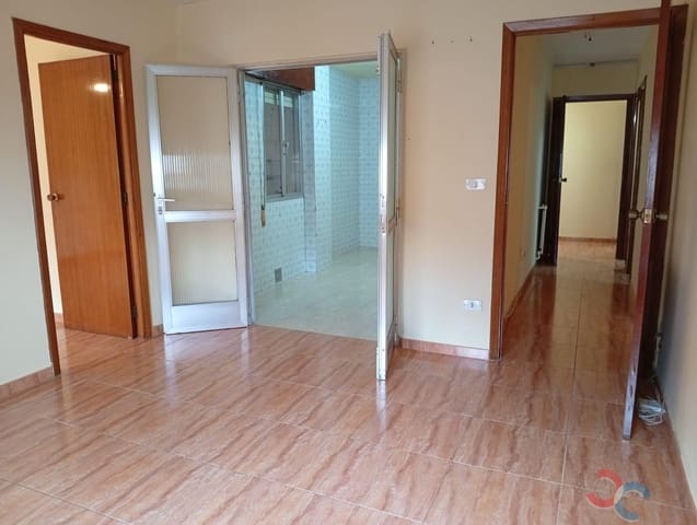 Piso de 3 habitaciones en Marín en venta - 120.000 € (Ref: 9892518)