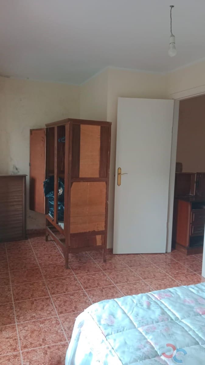 3 bedroom Townhouse for sale in Ponte-Caldelas - € 80,000 (Ref: 9927593)