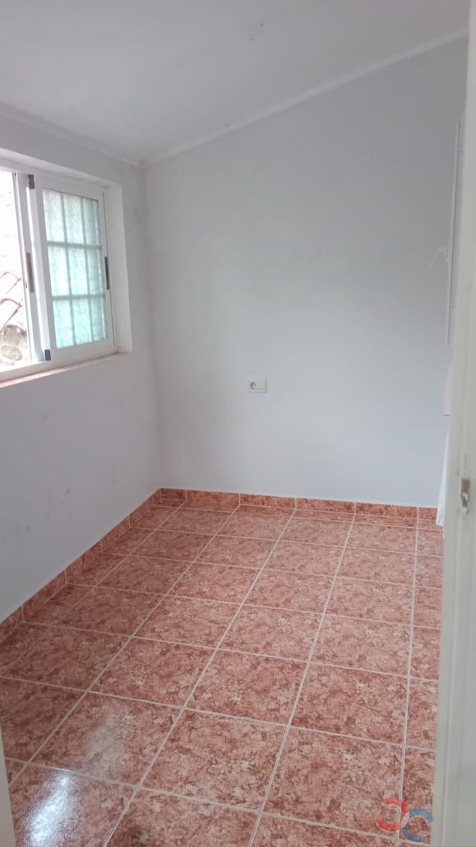3 bedroom Townhouse for sale in Ponte-Caldelas - € 80,000 (Ref: 9927593)